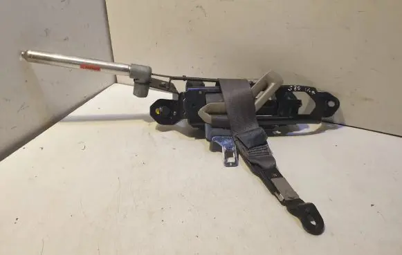 Volvo S80 Front seatbelt 9476735