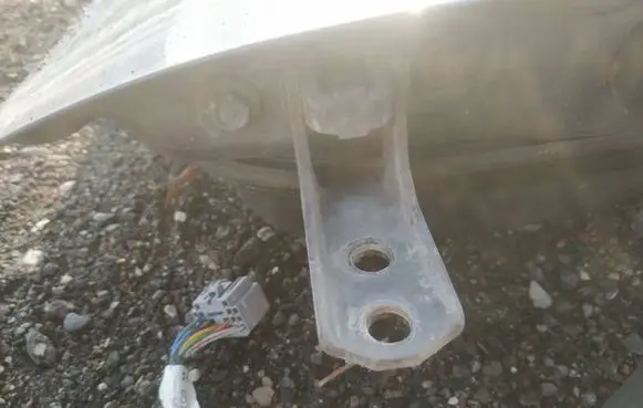 Mitsubishi Outlander Front door upper hinge