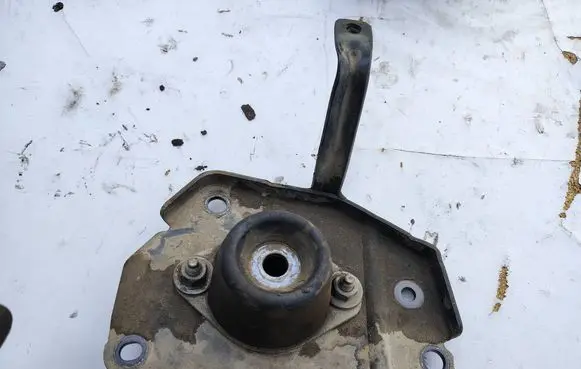 Citroen Berlingo Gearbox mounting bracket