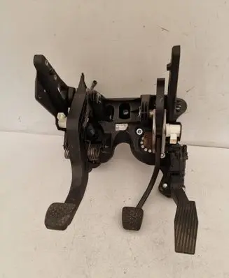 Opel Astra K Pedal assembly 39023894