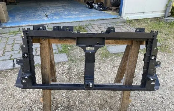 Ford Explorer VI Front bodywork piece MB3B8475BE