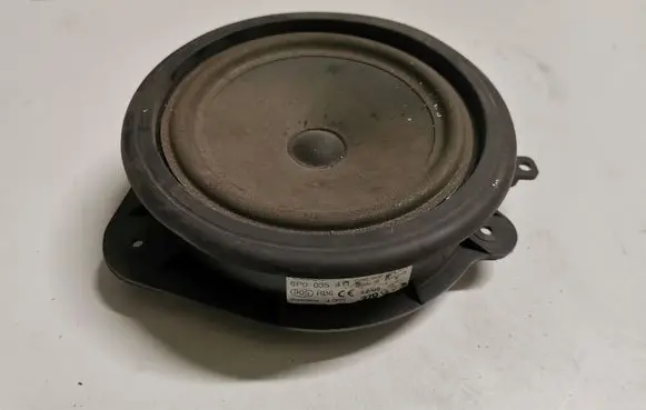 Audi A3 S3 8P Front door speaker 8P0035411