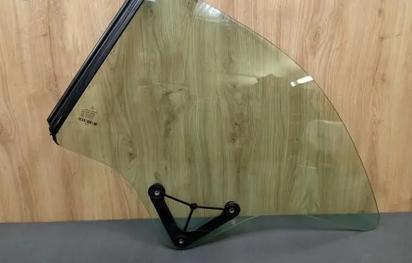 Mercedes-Benz E A207 Front vent window/glass (coupe) 2076700310 A2076700310