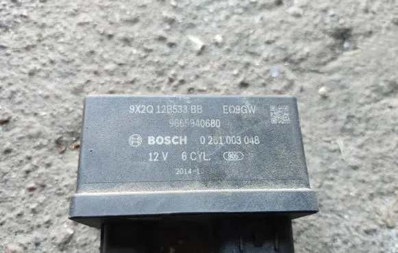 Land Rover Range Rover Sport L494 Glow plug pre-heat relay 9X2Q12B533BB 0281003048
