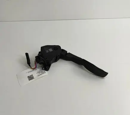 Nissan Qashqai J12 Accelerator throttle pedal 180026UA1B