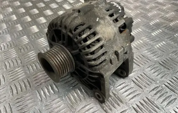 Renault Megane II Generator/alternator 8200290215 2542818D 404043753