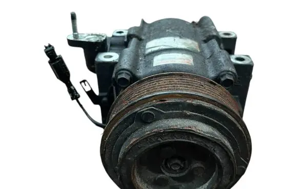KIA Sorento Air conditioning (A/C) compressor (pump) 977013E350