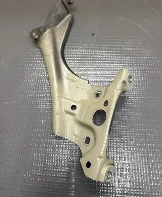 Skoda Fabia Mk4 (6VA) Fender mounting bracket 6VA821227