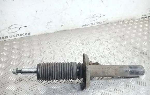 Volkswagen PASSAT B7 Front shock absorber/damper
