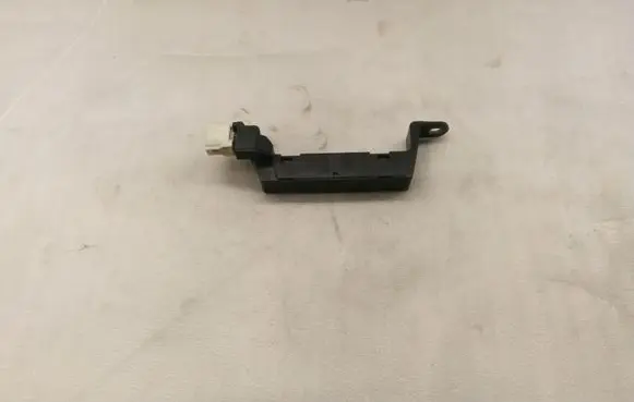 Toyota Avensis T270 Keyless system antenna 8999730070