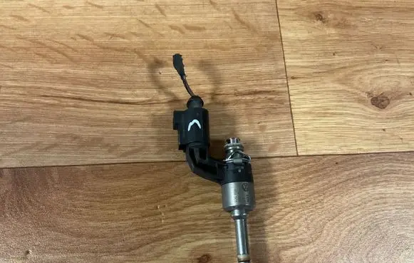 Fuel injector