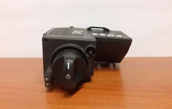 Mercedes-Benz E W210 Light switch 5062 2105450104