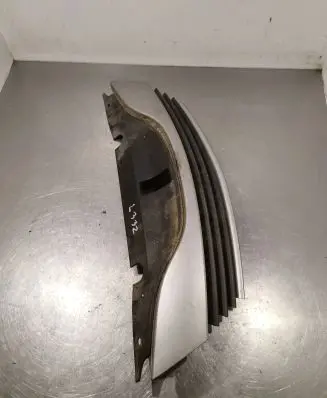 Renault Laguna II Front grill 8200012581
