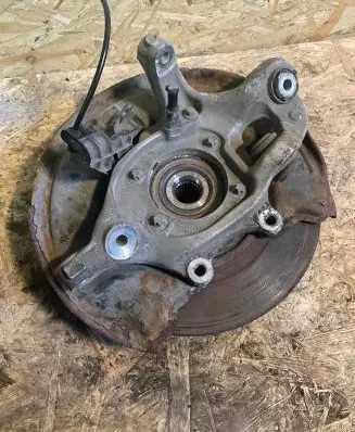 Mercedes-Benz E C207 W207 Rear wheel hub
