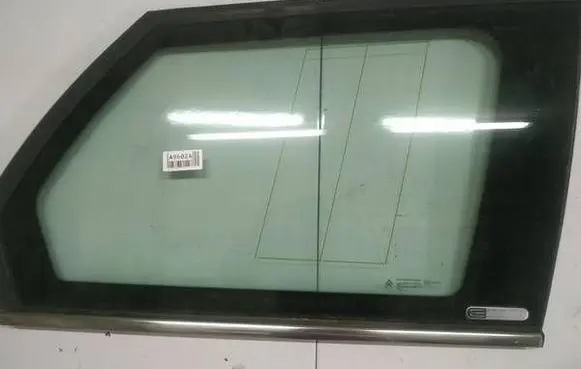 Citroen C4 I Picasso Rear side window AS2