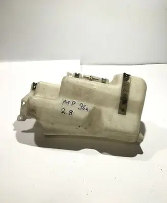 Mitsubishi Pajero Windshield washer fluid reservoir/tank