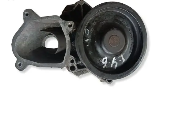 BMW 3 E46 Water pump 77870559