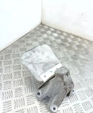 Audi Q5 SQ5 Engine mounting bracket 8K0199307