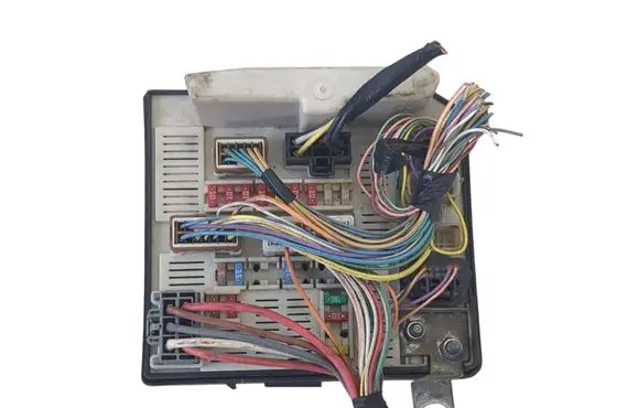 Renault Scenic II - Grand scenic II Fuse module 8200481866 7950782204 519158083
