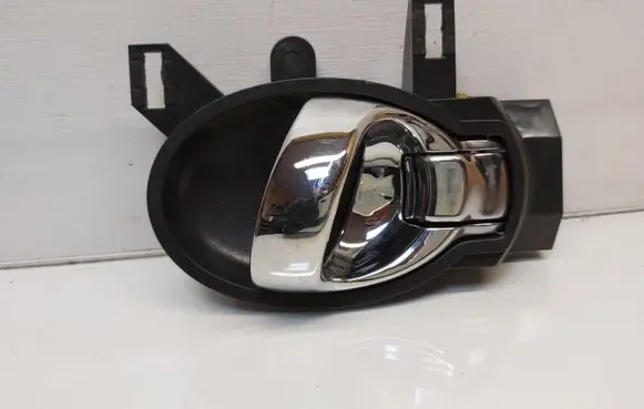 Nissan Juke I F15 Rear door interior handle