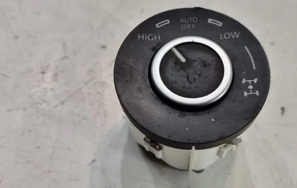 Volkswagen Touareg I Differential lock switch 7L6941435K