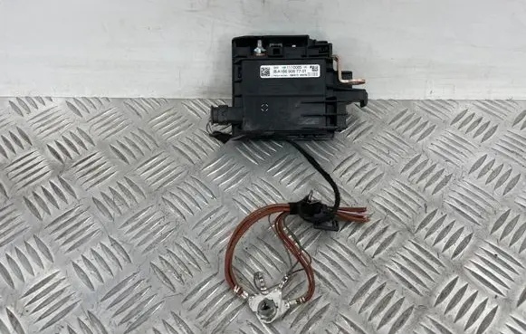 Mercedes-Benz GL X166 Fuse module A1669067701 09051546479