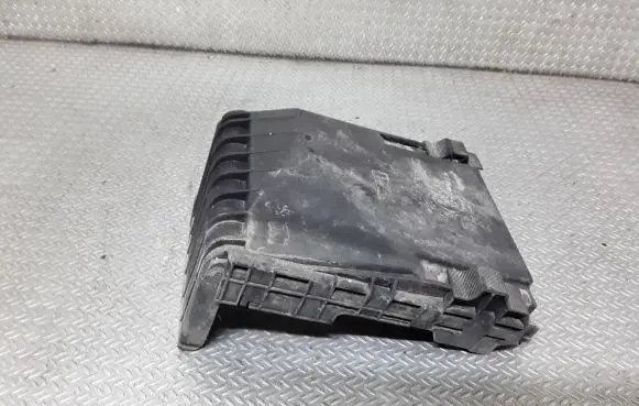 Skoda Octavia Mk2 (1Z) Fuse box cover 1K0937132F