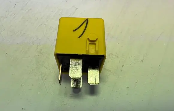 Mercedes-Benz A W169 Other relay A0025421419