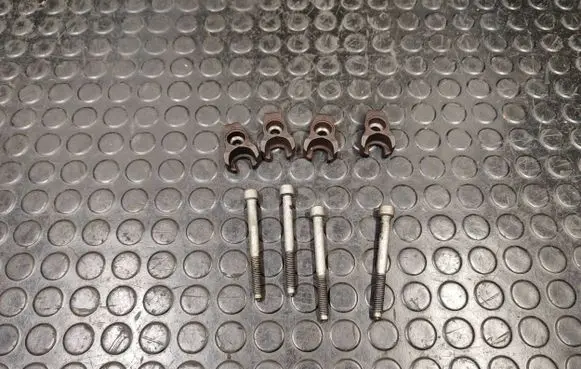 Peugeot 4007 Fuel Injector clamp holder 
