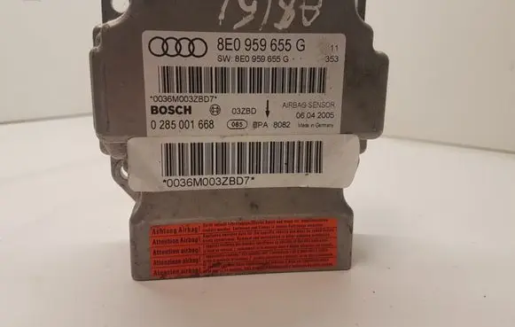 Audi A8 S8 D3 4E Airbag control unit/module 8E0959655G 0285001668