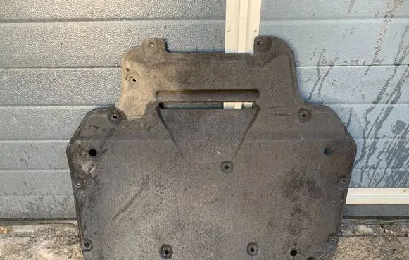 Audi Q7 4M Gearbox bottom protection 4M0825236