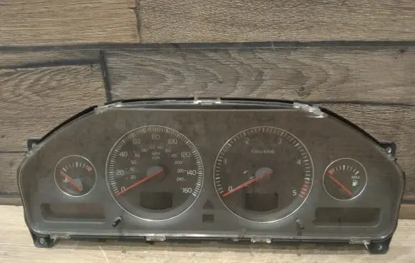 Volvo XC90 Speedometer (instrument cluster) 8673269