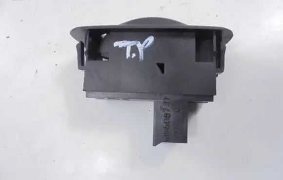 Mitsubishi Space Star Electric window control switch