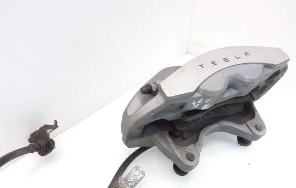 Tesla Model 3 Front brake caliper 104462100D 104472100D