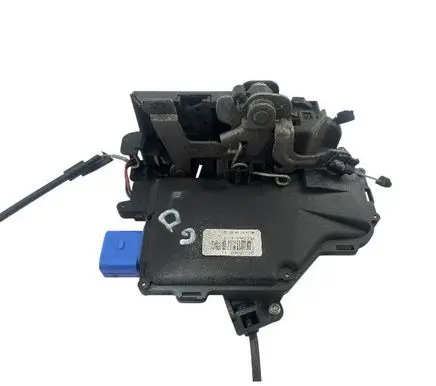 Volkswagen Touran II Rear door lock 7L0839016H 7L0839016D