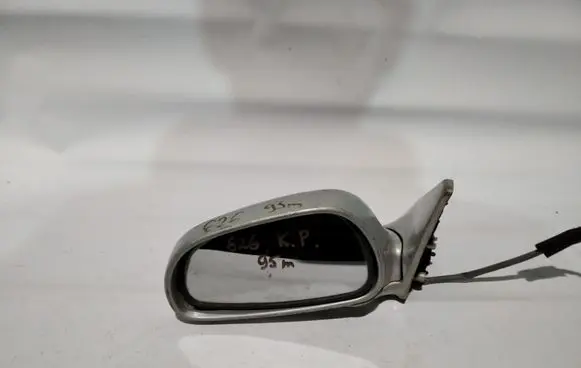 Mazda 626 Front door electric wing mirror E13010519