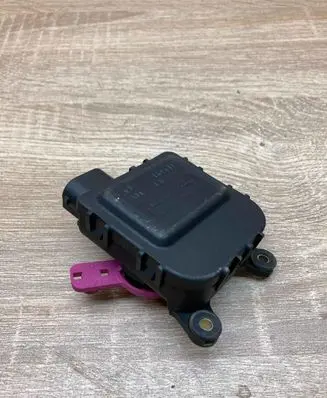 Audi A3 S3 8L Air flap motor/actuator 1J1907511C 0132801216