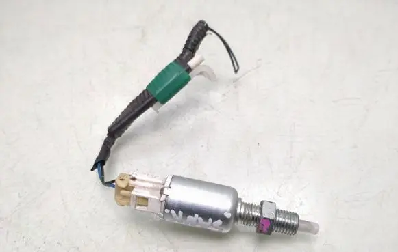 Toyota RAV 4 (XA30) Clutch pedal sensor 