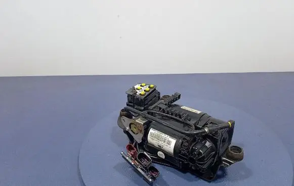 Volkswagen Phaeton Air conditioning (A/C) compressor (pump) 3D0616005K