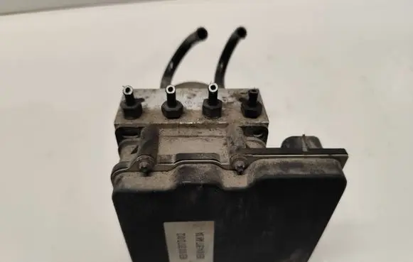 Audi A4 S4 B7 8E 8H ABS Pump 8E0614517AK