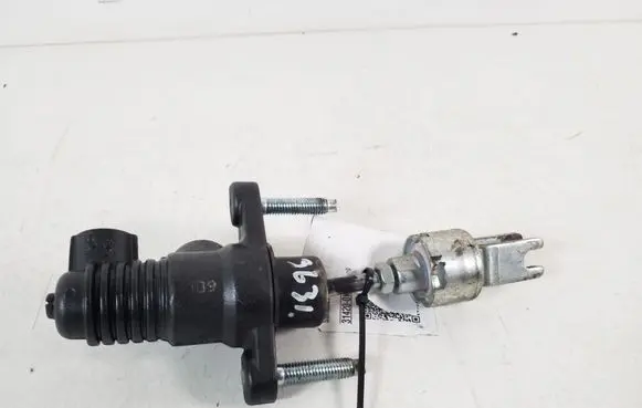 Toyota Hilux (AN10, AN20, AN30) Clutch master cylinder 31420-0K012