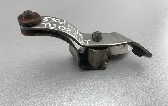 BMW 5 E39 Muffler mount bracket/holder 2249994 2227365038 18202249994