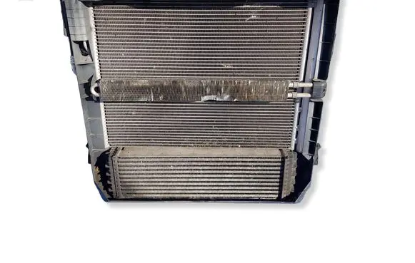 BMW X5 E70 Coolant radiator 7796542GGG 2070204120 779654205