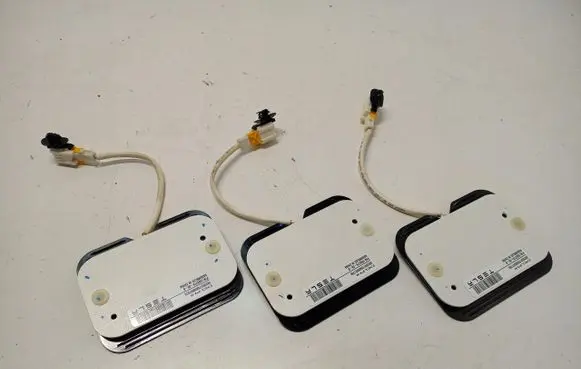 Tesla Model S Fan control module 1005778-00-B