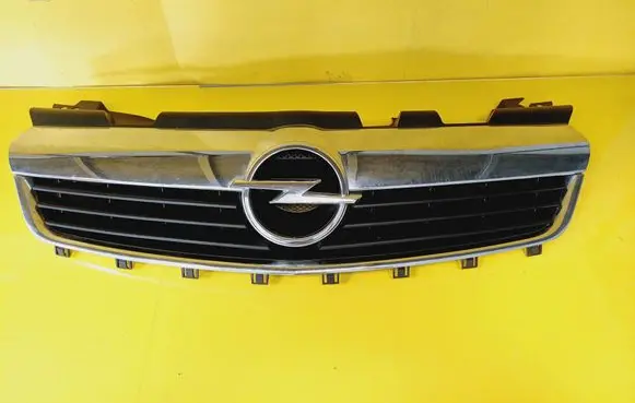 Opel Zafira B Front grill 13157590 321228108