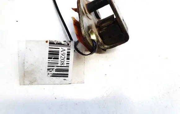 Ford Mondeo Mk III Front door lock loop/hook striker 