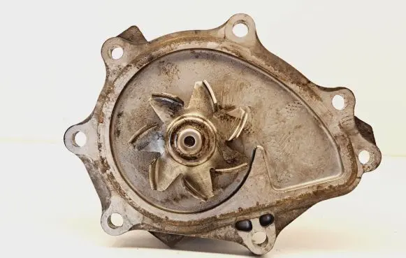 Toyota Corolla Verso AR10 Water pump 6E25Y