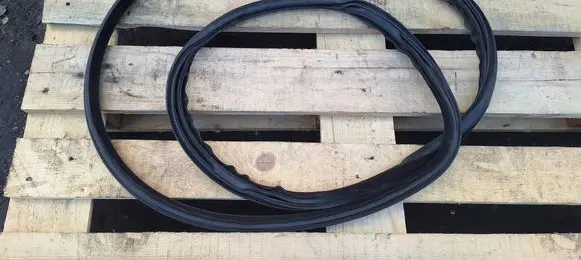 Volvo S80 Front door rubber seal 