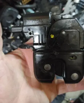 Renault Clio IV Tailgate lock latch 846307169r