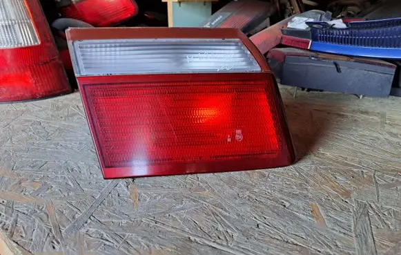 Mazda 626 Tailgate rear/tail lights 22661827